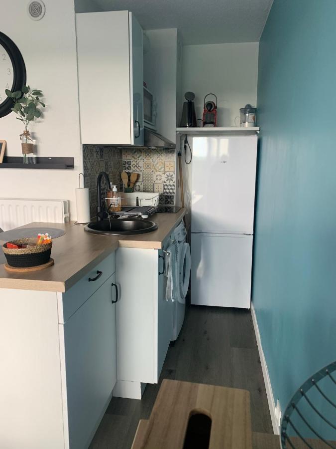 Chaleureux Appartement Face Au Port Sta Lucia, Tout A Pieds, Wifi Saint-Raphaël Exteriör bild