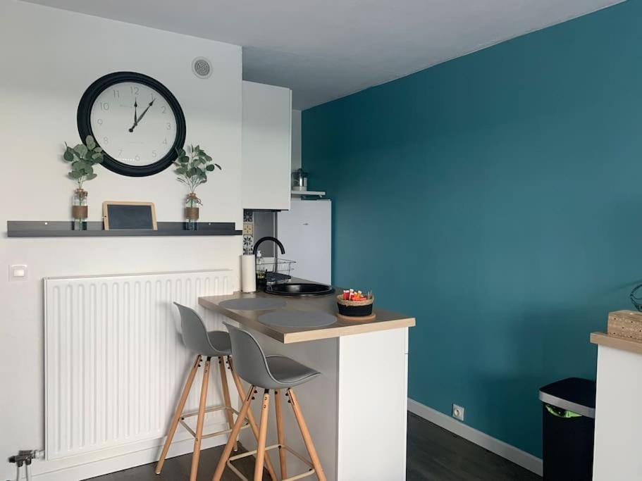 Chaleureux Appartement Face Au Port Sta Lucia, Tout A Pieds, Wifi Saint-Raphaël Exteriör bild