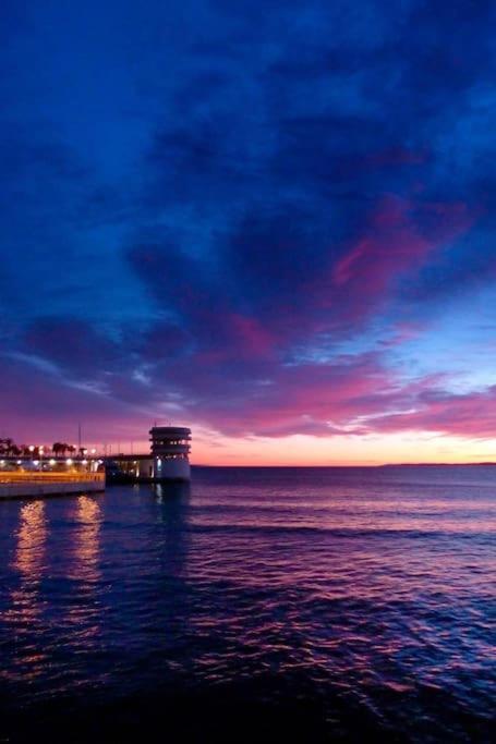 Chaleureux Appartement Face Au Port Sta Lucia, Tout A Pieds, Wifi Saint-Raphaël Exteriör bild